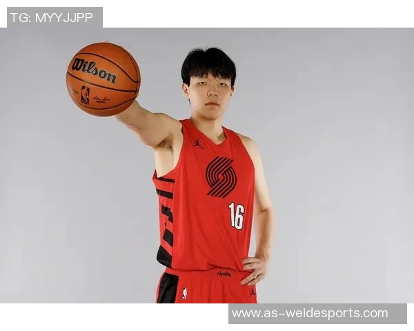 杨瀚森每次触球引观众欢呼应该将比赛用球归他所有