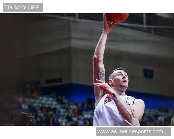 狄龙拼尽全力六犯在场17投8中三分球4记贡献22分5篮板